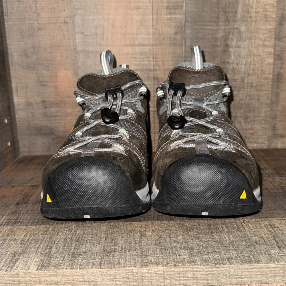 KEEN UTILITY Steel -Toe Shoes-size 7.5 NWT